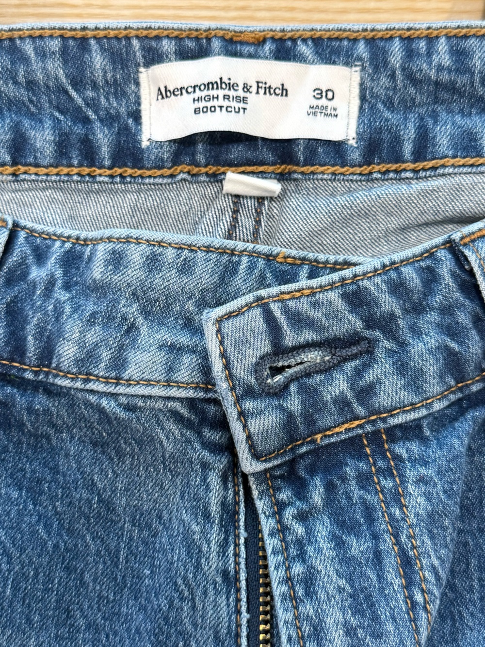 Abercrombie & Fitch Women's Blue Boot Cut Jeans - Picture 2 of 2